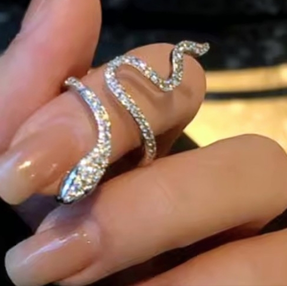 Stunning Snake Micro Inlayed Zircon Index Ring Size 8/9 - Picture 2 of 4
